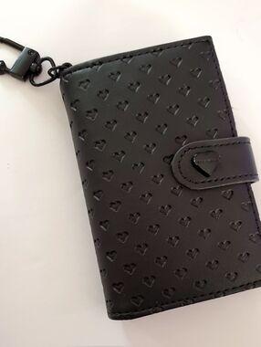 Betsey Johnson Black Hearts BiFold Wallet & Keychain with Gold Script Logo 3.5x5